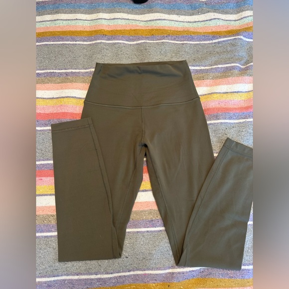 Lululemon align size 4 25 inch inseam in olive green - Picture 3 of 7